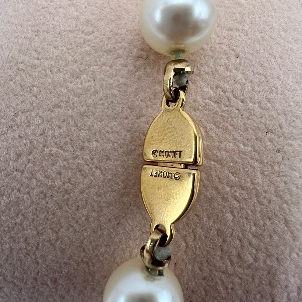 Vintage Monet hand knotted pearl necklace - Picture 7 of 7